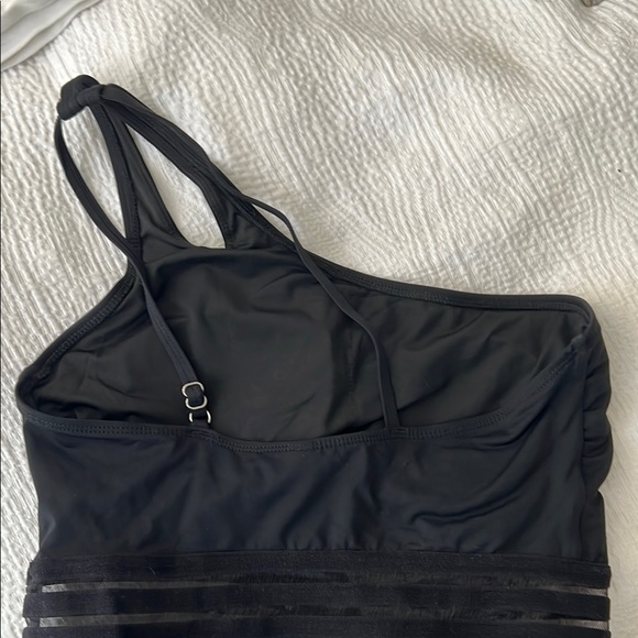 Amazon Women's Black One-Piece Swimsuit - Picture 8 of 11